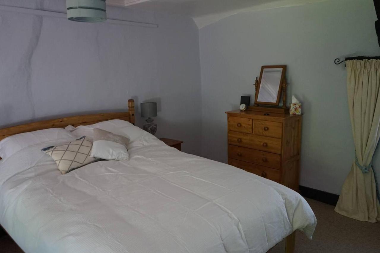 Stunning Historic 2-Bed House In Shaftesbury Villa Exterior photo
